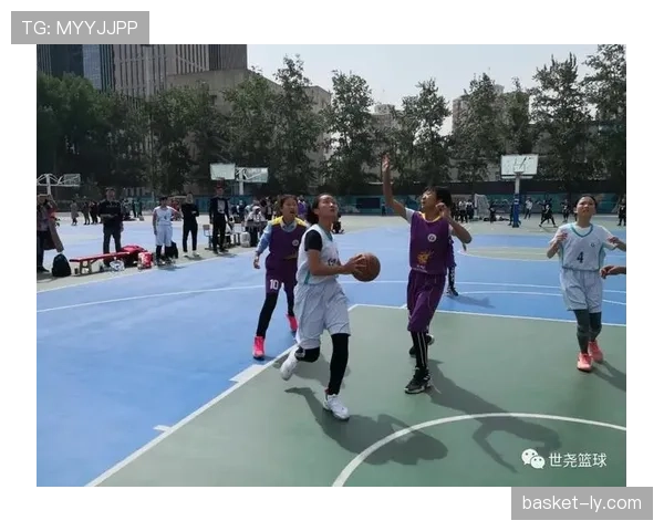 详细解析篮球比赛中连续动作判定的规则依据及执行标准